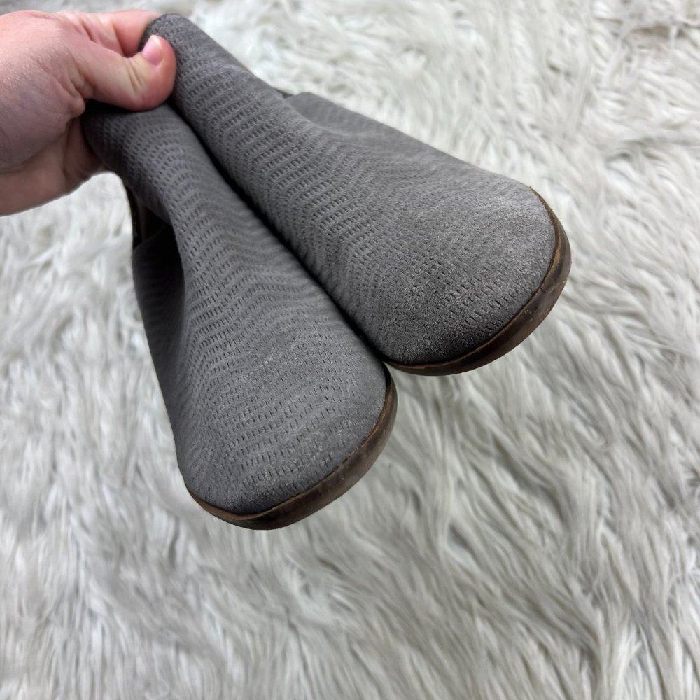 Lucky Brand Women's Gray Suede Pickla Booties - Picture 6 of 9